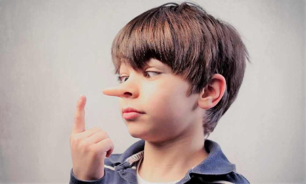 چرا کودکان و نوجوانان دروغ می‌گویند؟ با بچه‌ای که دروغ می‌گوید چگونه رفتار کنیم؟