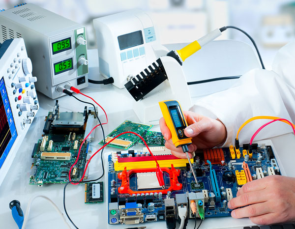 مهندسی برق: رشته‌ای که دنیای آینده رو می‌سازه و شاید سازنده‌اش تو باشی!