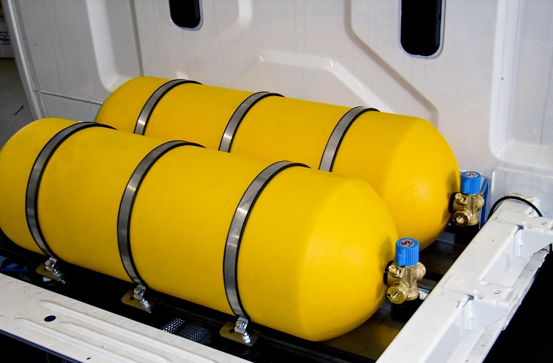 پروژه تحلیل تنش در مخازن تحت فشار جدار نازک مورد استفاده در مخازنCNG