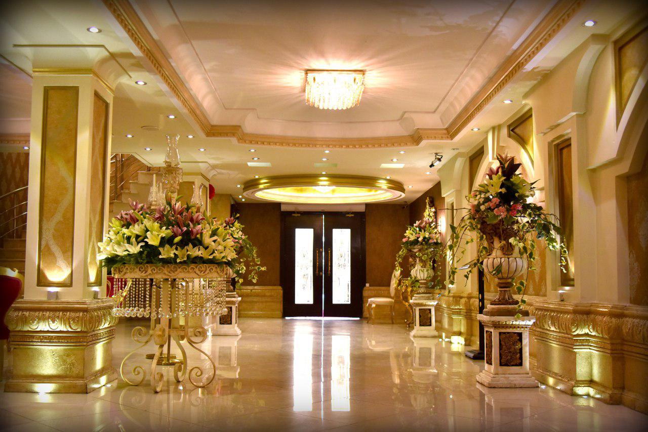 تالار خود را به ماشین پولسازی تبدیل کنید